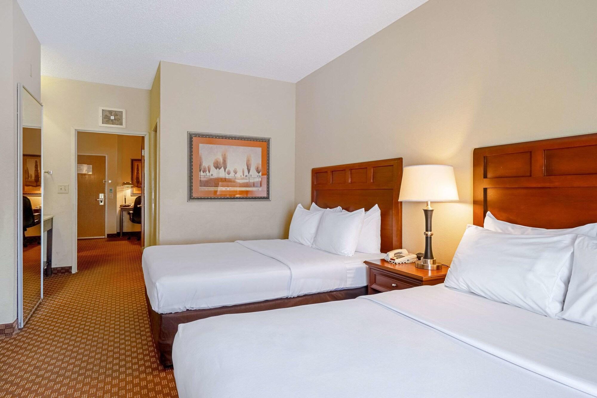 Quality Suites San Antonio Northeast Exteriör bild